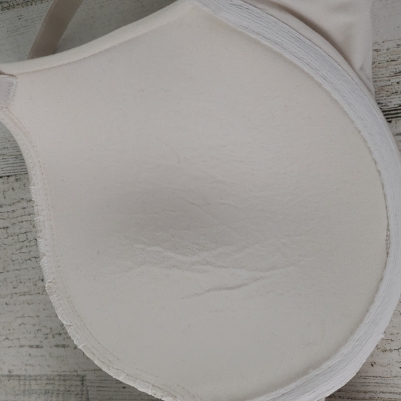 Victoria's Secret perfect shape cream with lace underwire bra Size 32DD - Picture 13 of 13